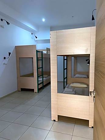 6-Bed Mixed Dormitory Room