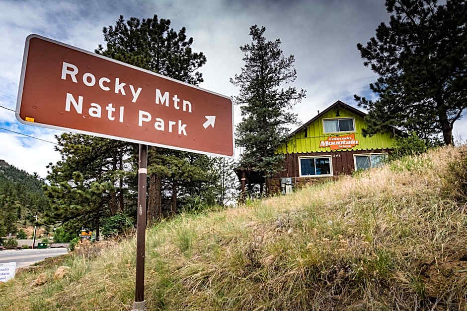 Estes Park Adventure Hostel