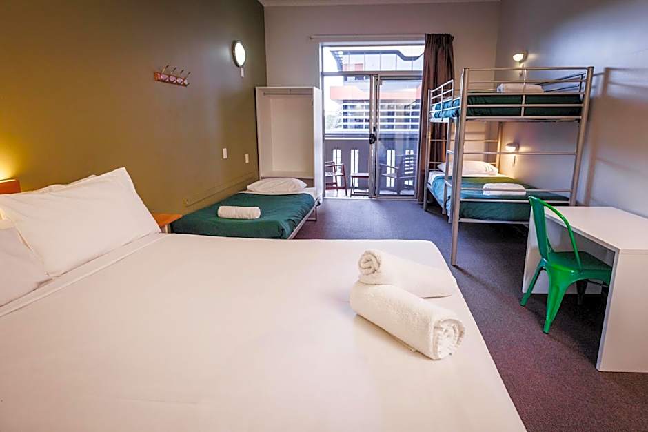 YHA Adelaide Central