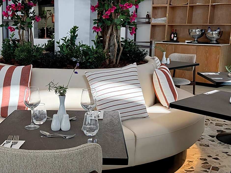 The King Jason Paphos - Designed for Adults