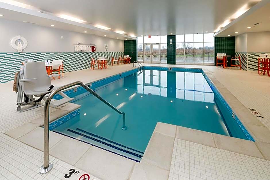 Holiday Inn & Suites Detroit - Troy by IHG
