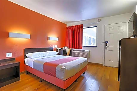 Super 8 by Wyndham Walnut Creek