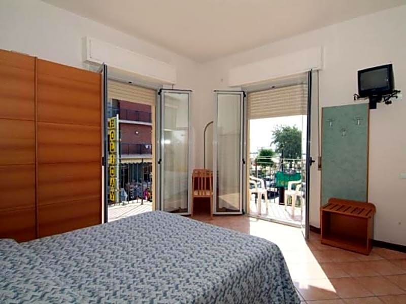 Hotel Holiday Beach