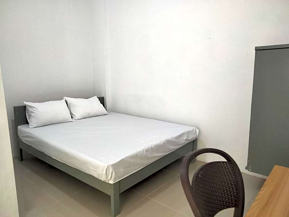 OYO Life 93054 Th Residence 135 Syariah