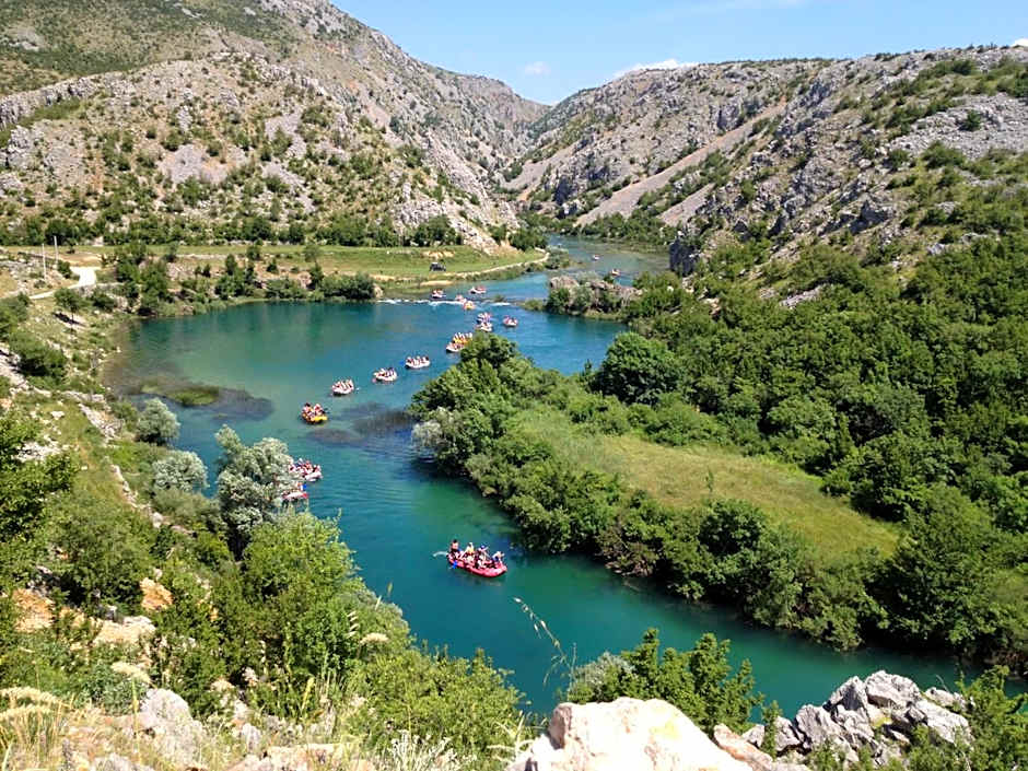 Micanovi Dvori Mobile Home Village Zrmanja