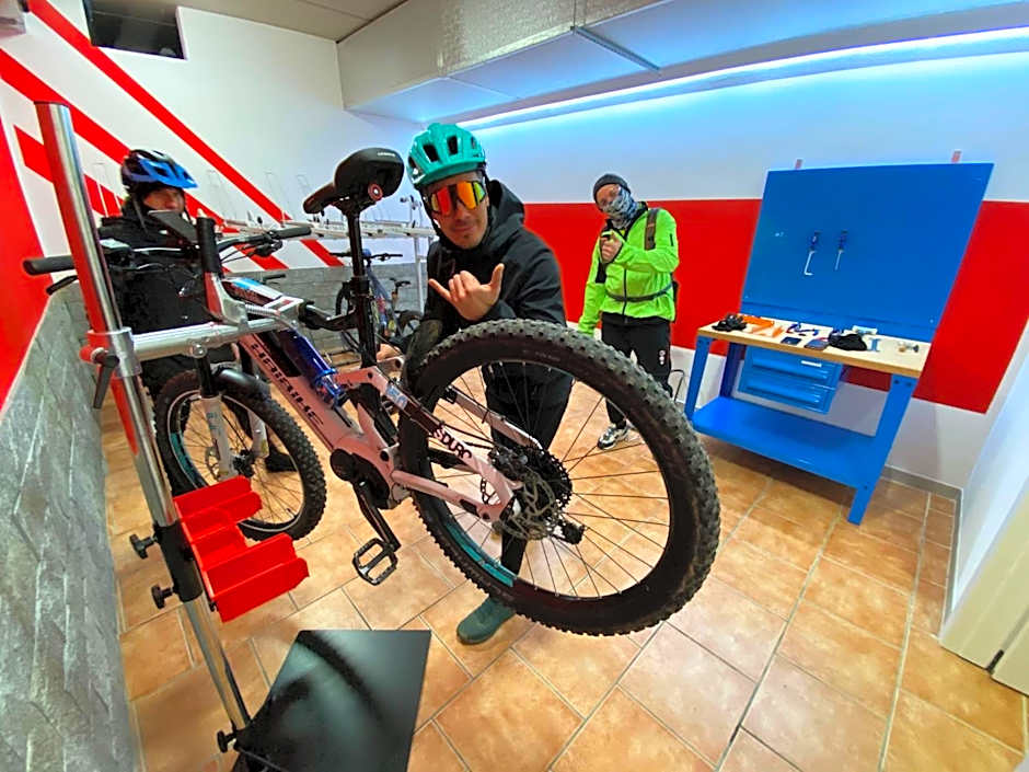 Impero Hotel Beauty & Spa - Bike Hotel