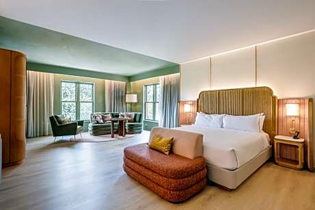 Corner Suite