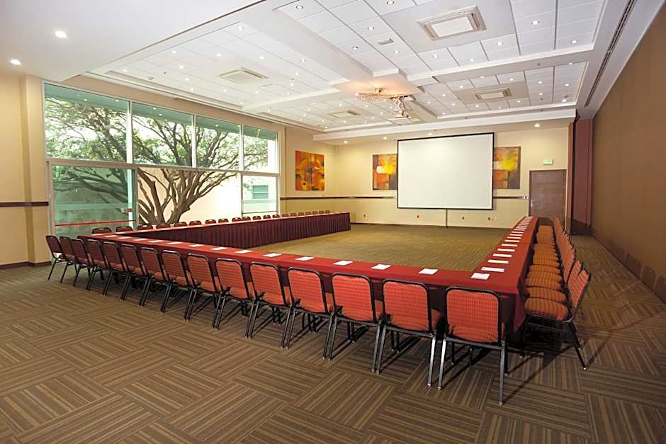 Excellence Express & Suites