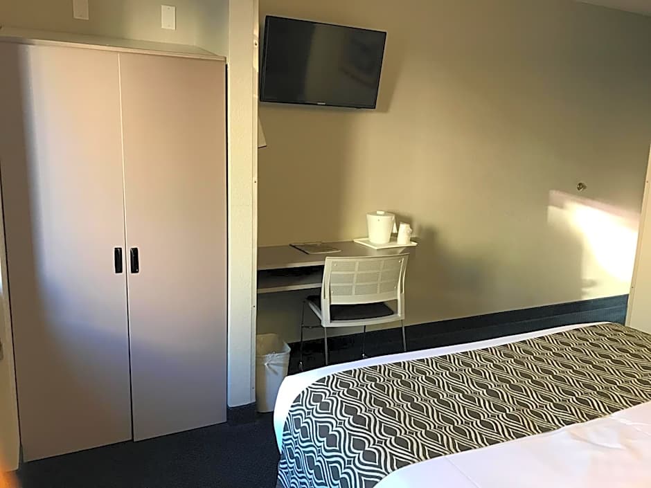 Microtel Inn & Suites by Wyndham Louisville East