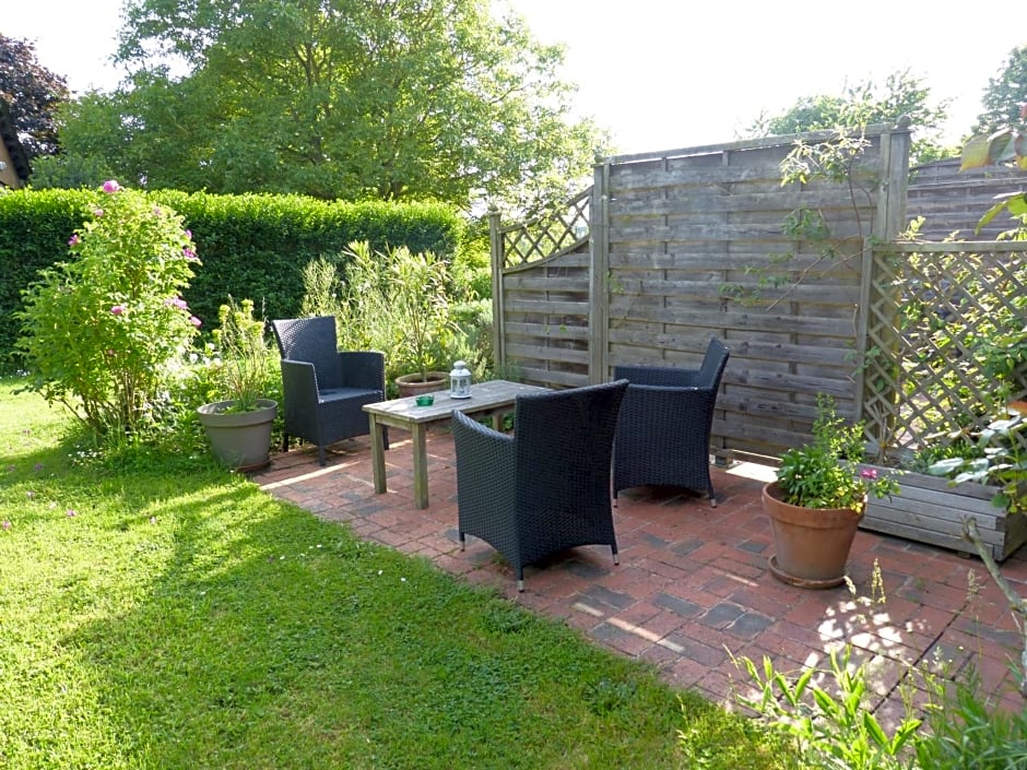 Les Petits Matins Bleus - Chambres d'hôtes "Les Pommiers"