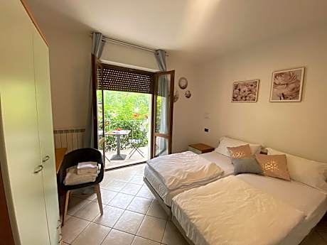 Double or Twin Room with Mountain View