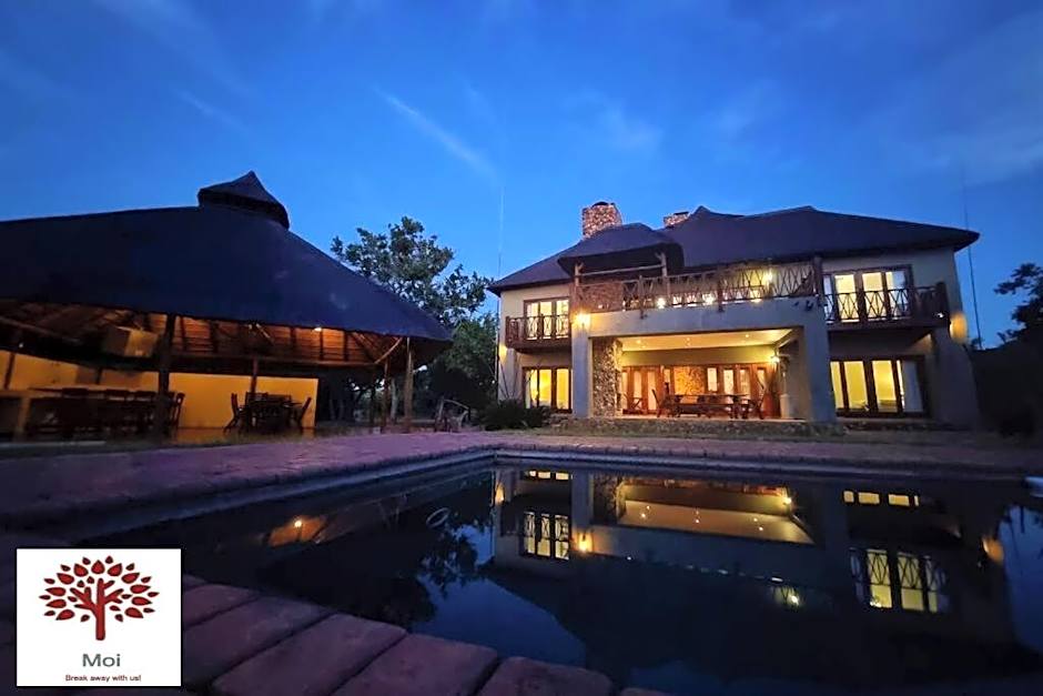 Zebula Golf and Wildlife Estate - Aardwolf Pax 10 - Moi Signature Luxury villa