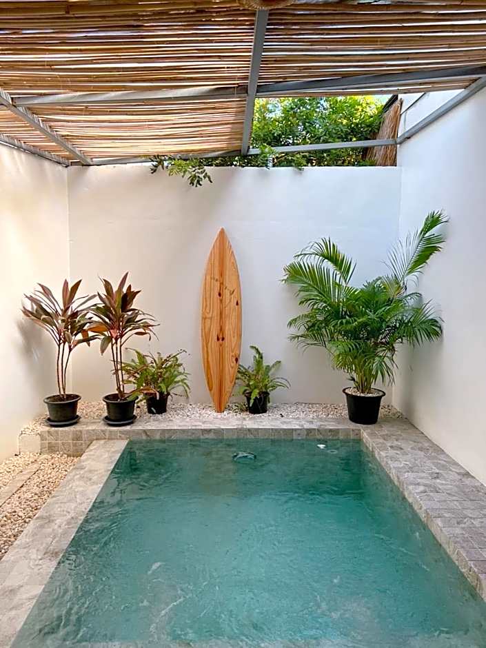 Baancaptainhook pool kohlarn