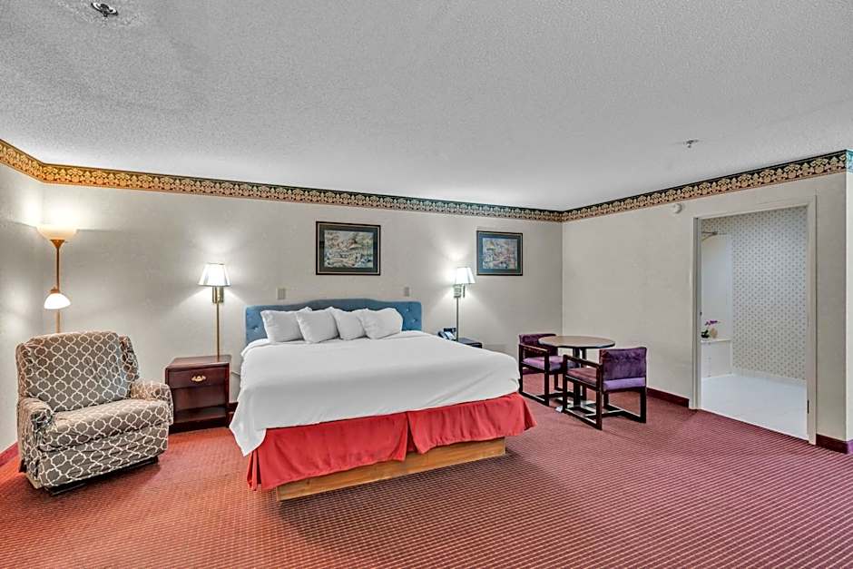 Gray Inn & Suites