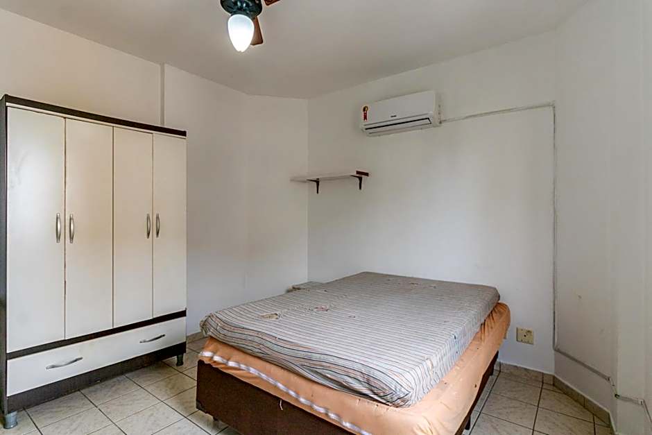 Apto com bela vista a 100m da Praia da Guilhermina