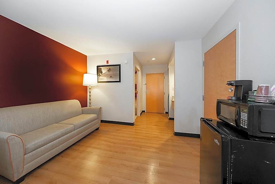 Red Roof Inn & Suites Biloxi - Ocean Springs