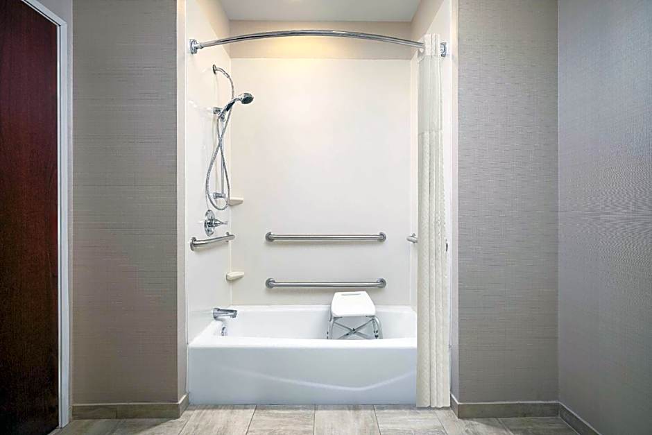 Green Mill Village Hotel & Suites, BW Signature Collection