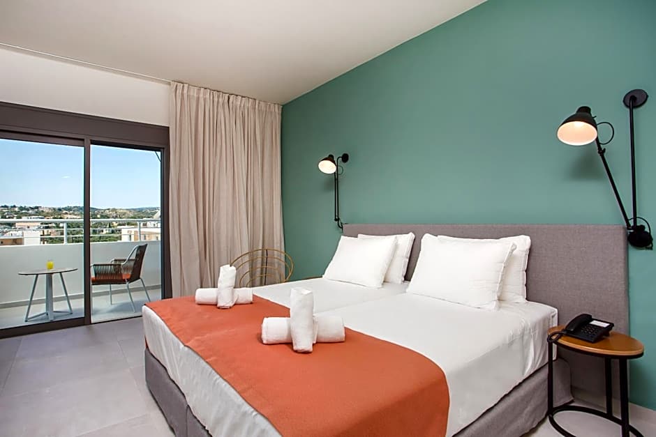 Mazoren Art Hotel