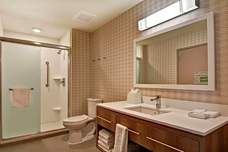 1 Queen Bed Studio Nonsmoking