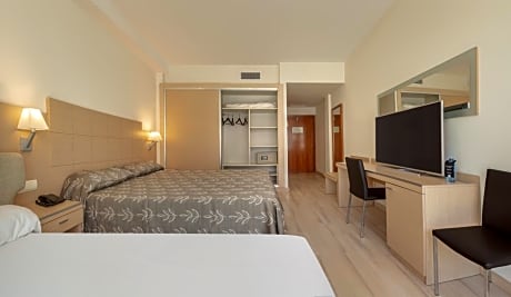 Twin Room with Terrace (2 Adults + 1 Child)