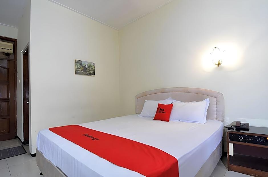 RedDoorz Plus @ Laweyan