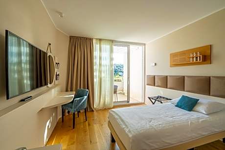 Superior Double Room with Balcony and Sea View - Single Use