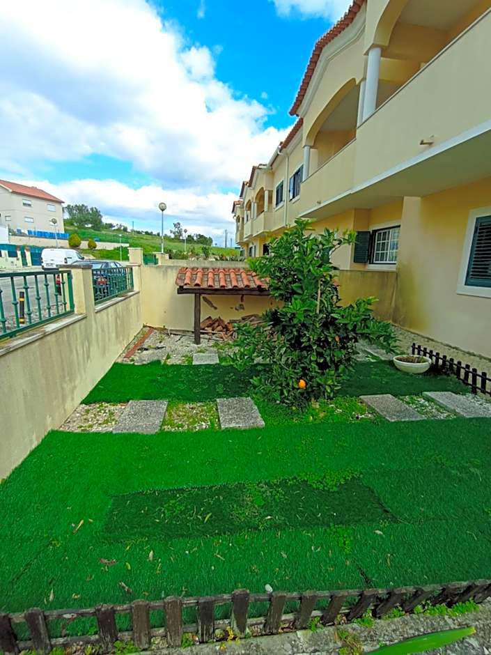 Alojamento - Apartamento ou quarto - Estacionamento à porta