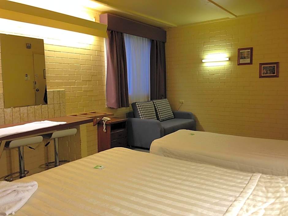 Robertson Country Motel