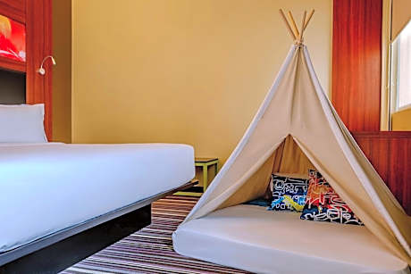 ALOFT, Guest room, 1 King, City view