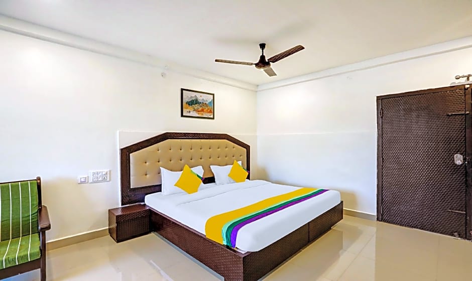 Itsy Hotels Regalia Grand, 500 Mtrs From Madikeri Fort