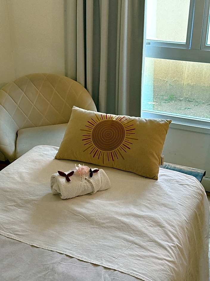 ATH Hotel - Americas Townhouse