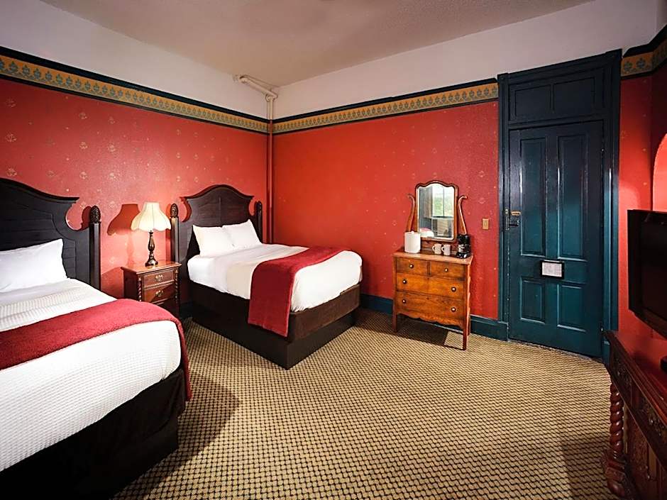 1886 Crescent Hotel and Spa