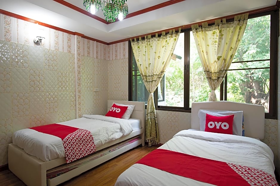 OYO 402 Raknatee Resort