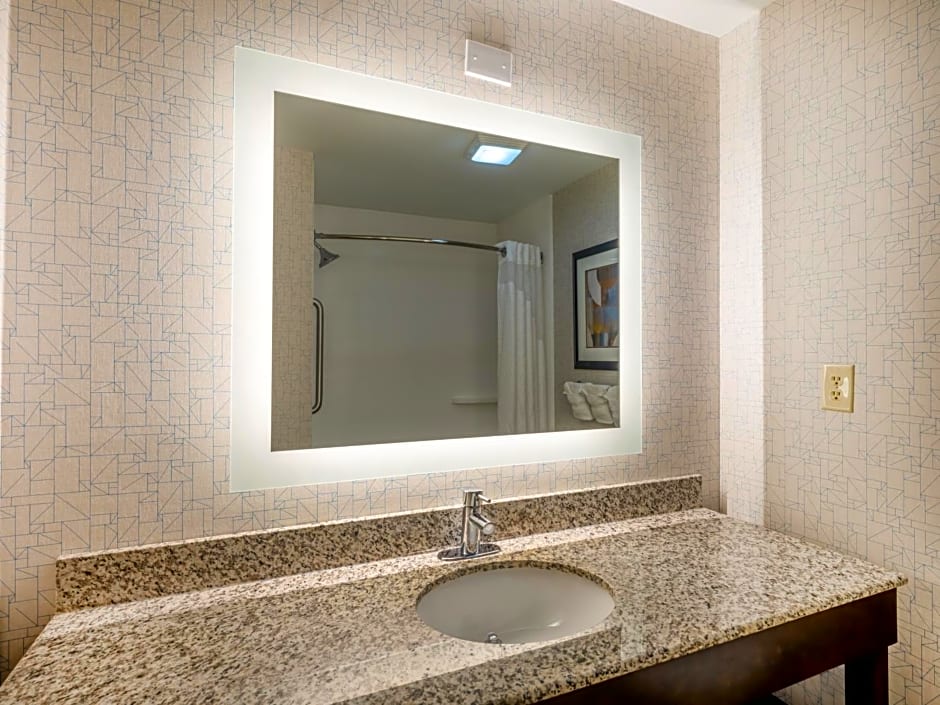Holiday Inn Express Gas City By IHG