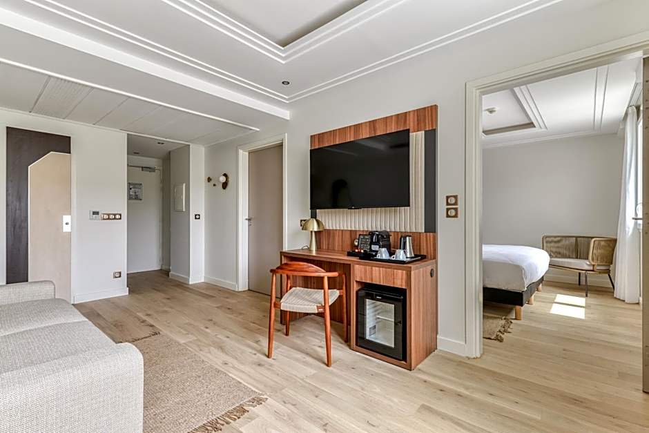 Photo 1 of 2 of Family Suite