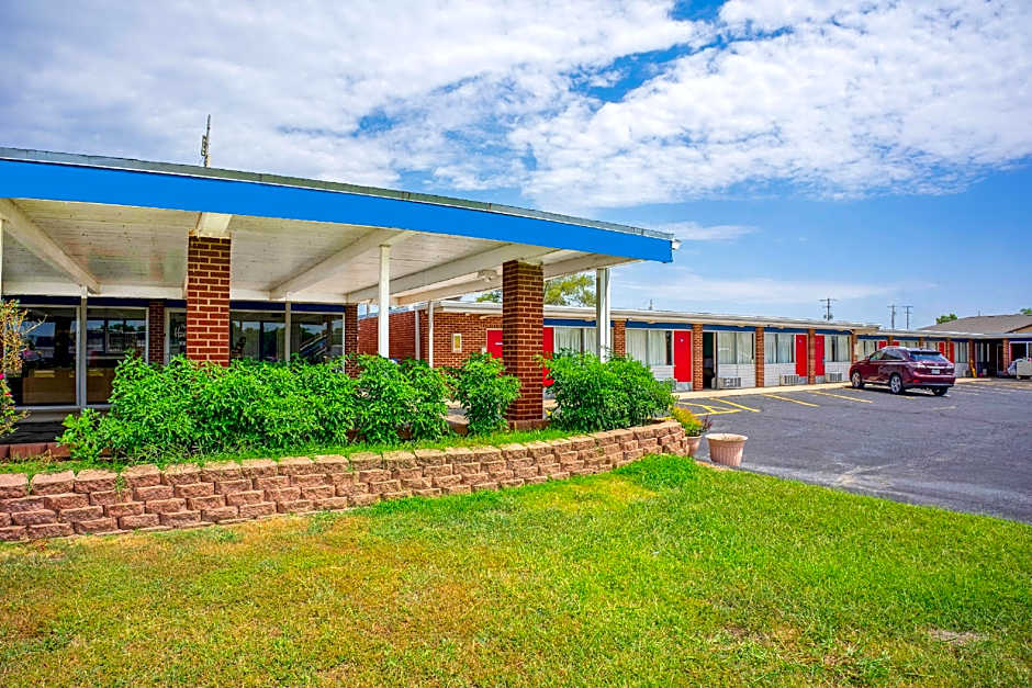 Lamplighter Inn By OYO Independence