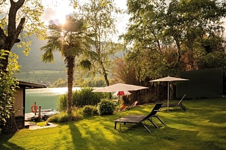 Leuchtenburg am See