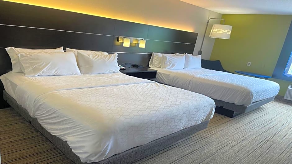 Holiday Inn Express & Suites Ashtabula-Geneva By IHG