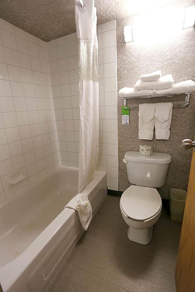 Days Inn by Wyndham Calgary Airport