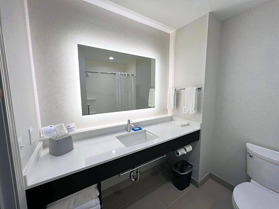 Holiday Inn Express Salinas By IHG