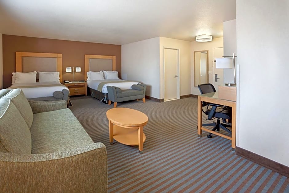 Holiday Inn Express Monterey - Cannery Row