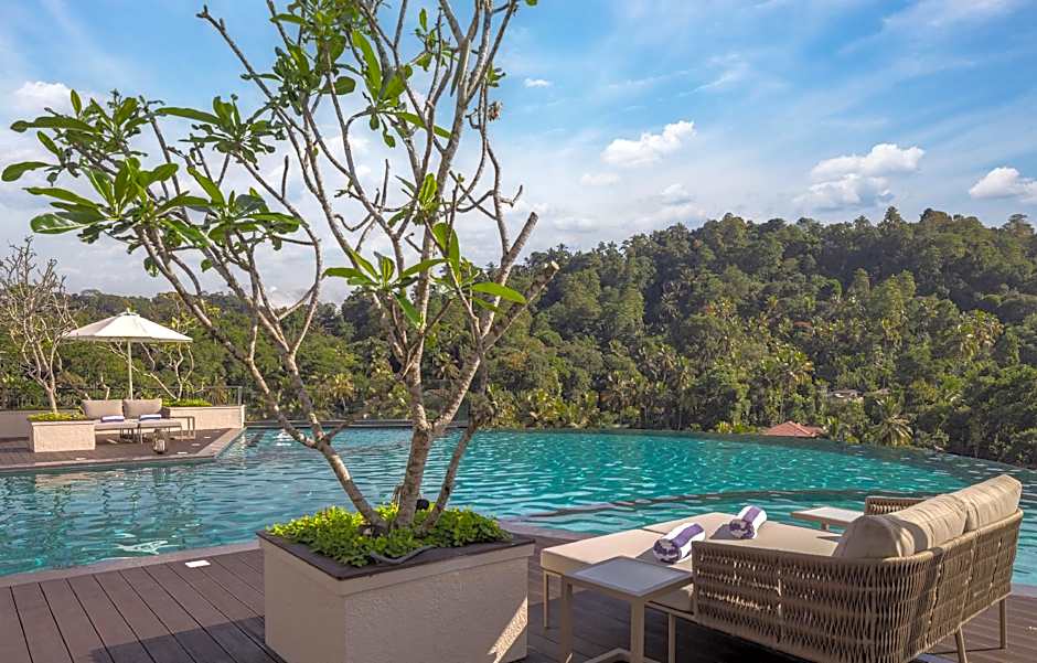 The Golden Crown Hotel