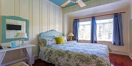 Jennifer's Room with Shared Bathroom