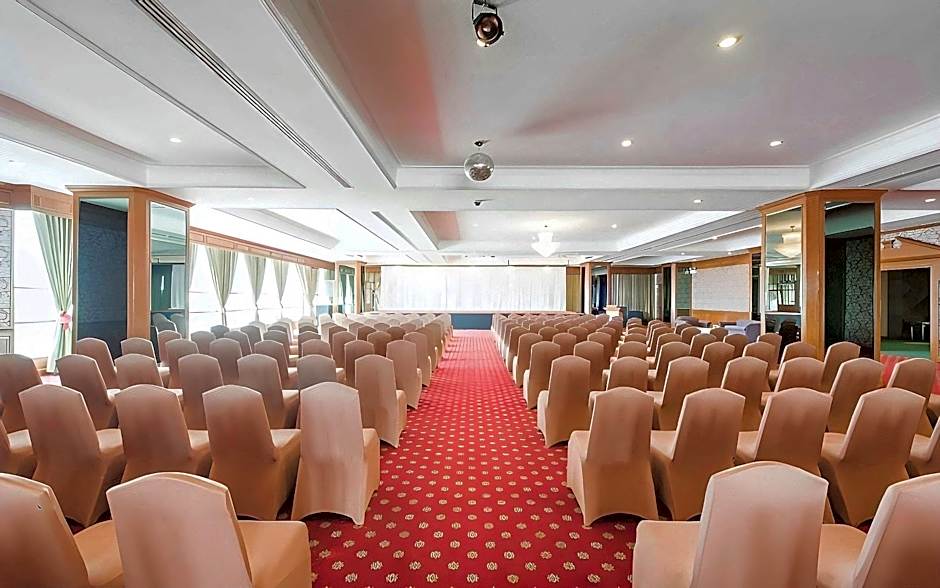 Siam Mandarina Bangkok Suvarnabhumi Airport Hotel (Free Shuttle)