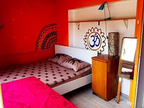 Private Double Room with Shared Bathroom