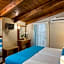 Elotis Suites