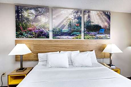 King Room - Mobility Access/Non-Smoking