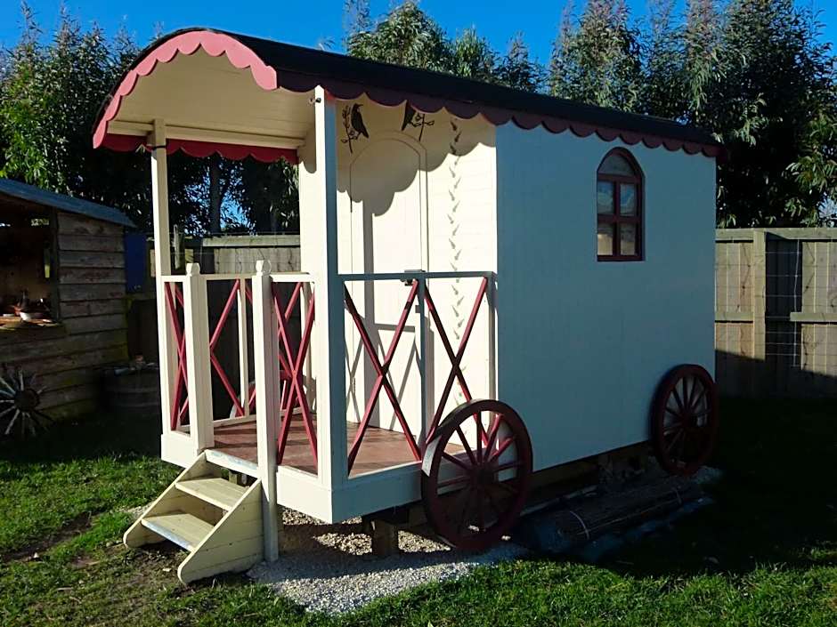 Wacky Stays - unique farm-stay glamping rentals, FREE animal feeding tours