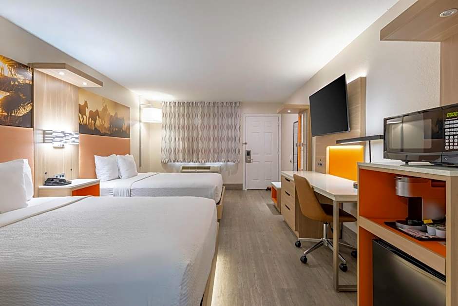 Days Inn by Wyndham Granbury