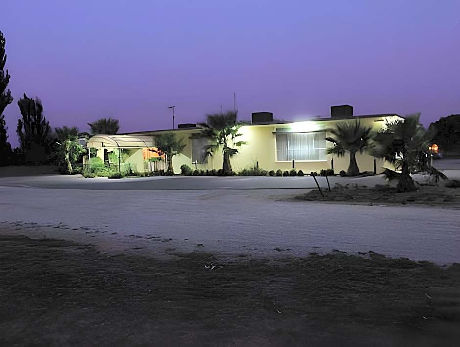 Lazy River Motor Inn